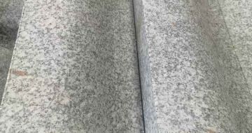 湛江芙蓉白S型拉丝面路沿石
