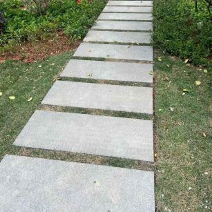 湛江 芝麻黑小区踏步、汀步石铺装效果