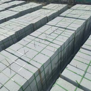 湛江 芝麻白1.8公分火烧300*600地铺，清仓大甩卖