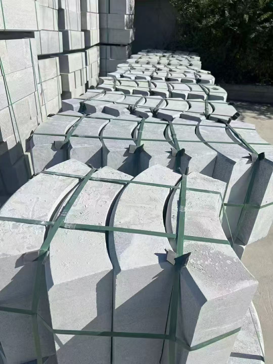 湛江 芝麻灰弧形路沿石