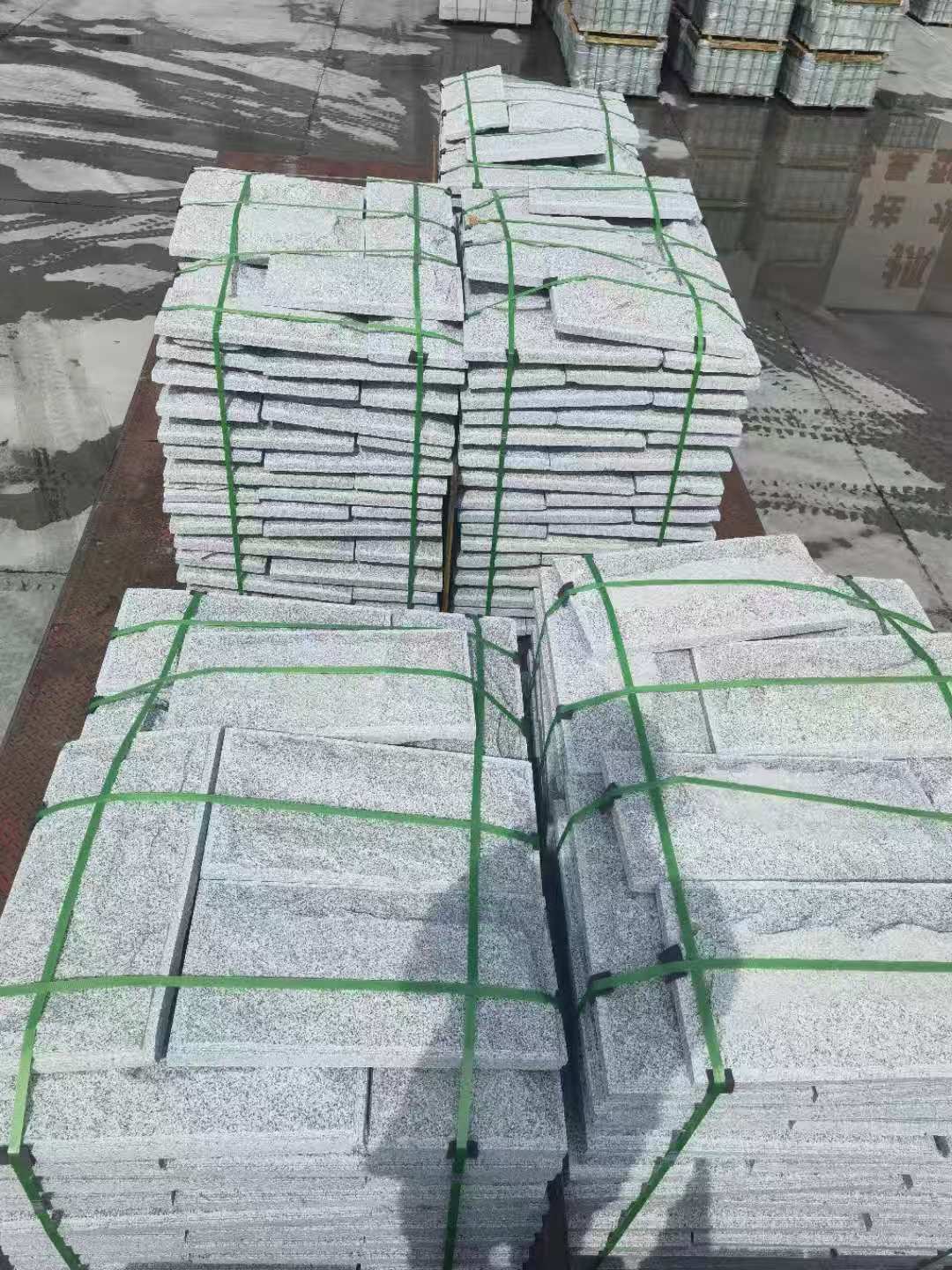 湛江 芝麻白蘑菇石装车出货