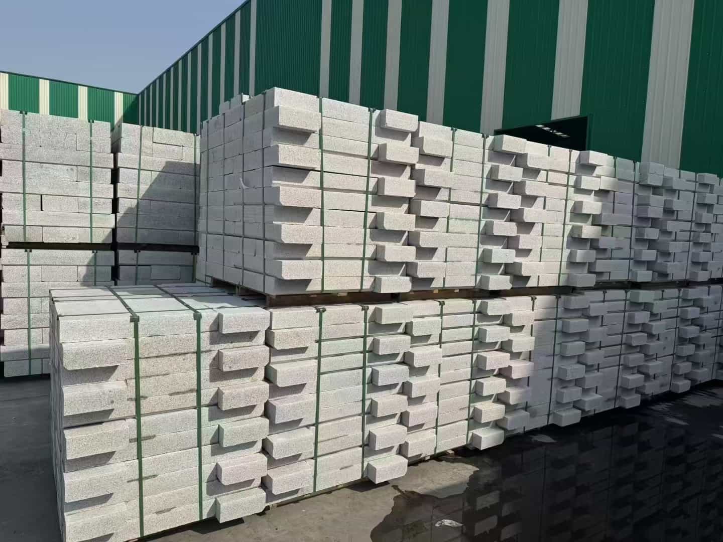 湛江芝麻白路沿石