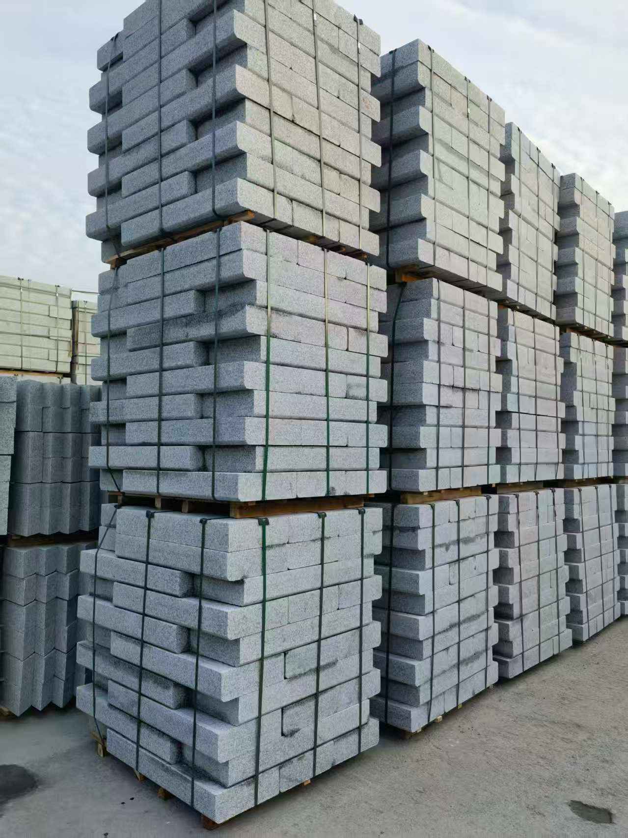 湛江 路沿石（路侧石），颜色一致，尺寸标准