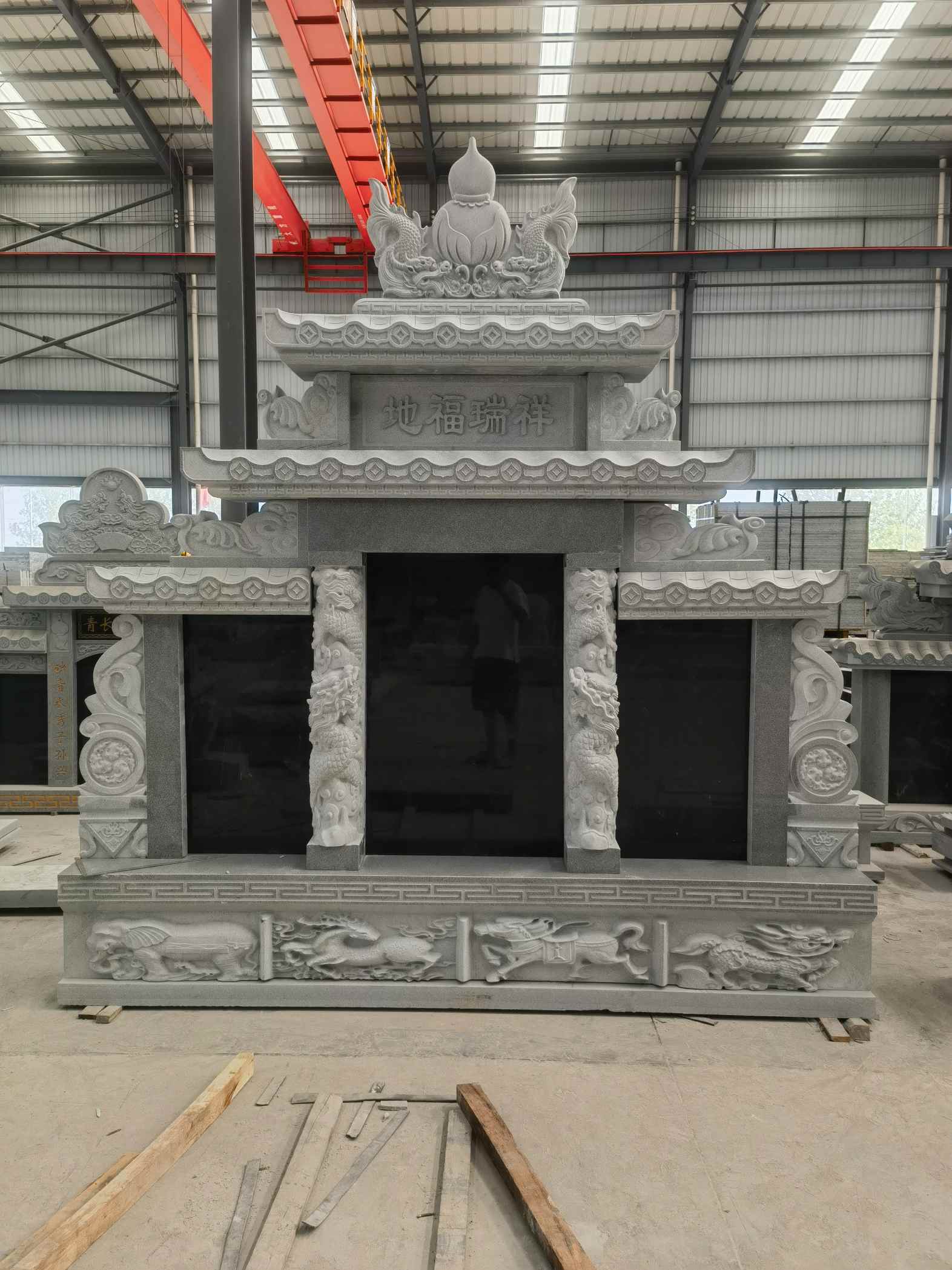 湛江 芝麻灰高档墓碑、土墓，一套也支持定做